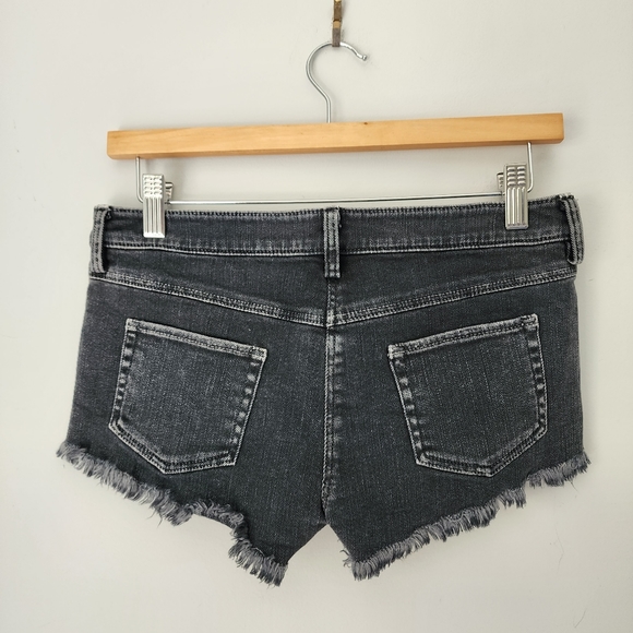 Nili Lotan Gray Frayed Denim Short Shorts 2 - Picture 2 of 7